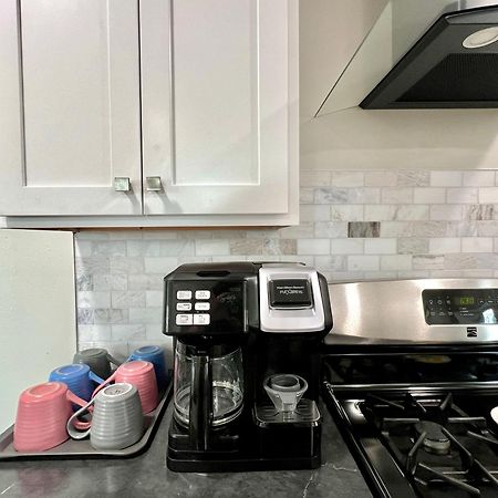 Modern Style Home Near Dt Indy & Major Attractions Индианаполис Екстериор снимка