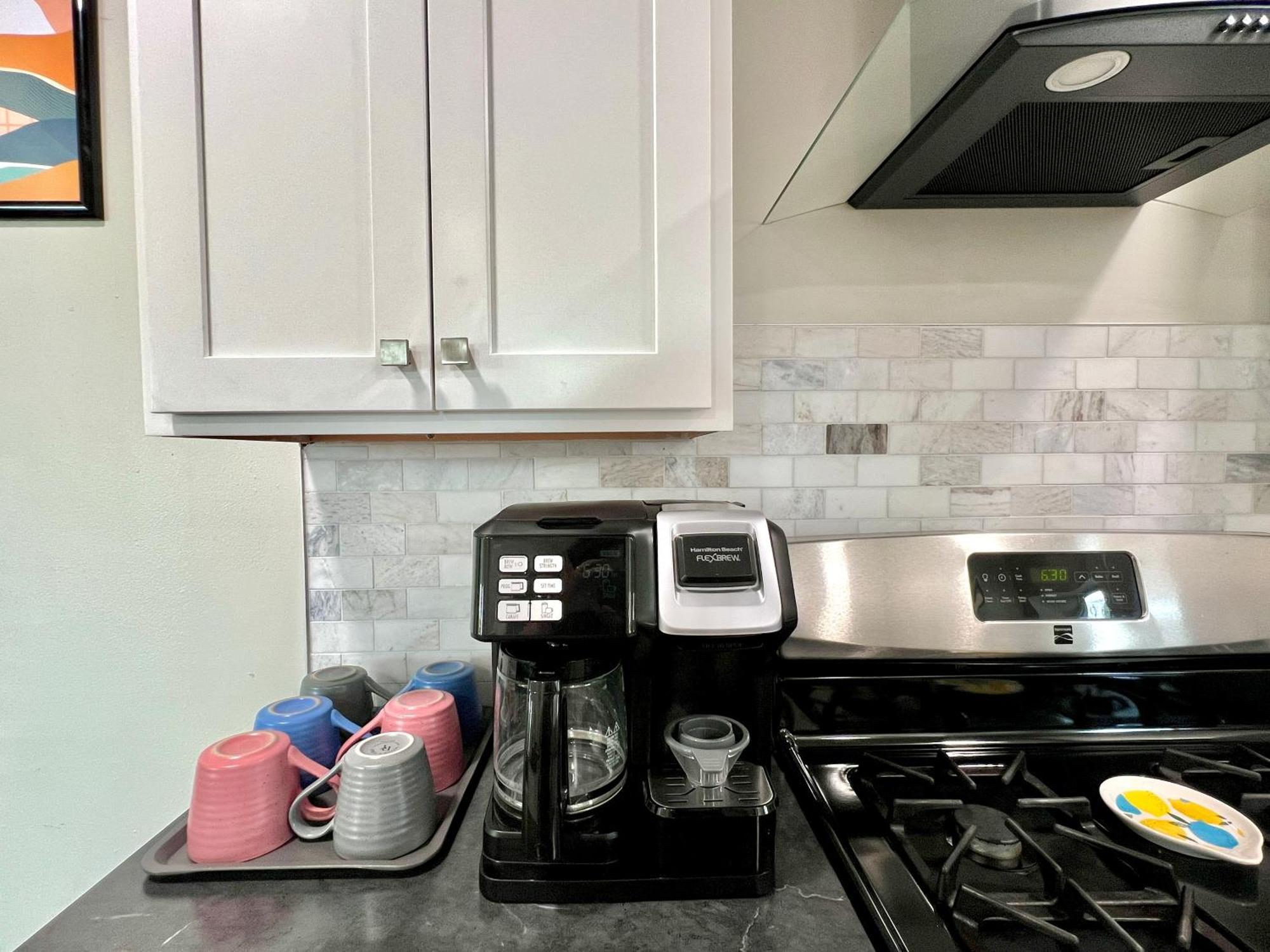 Modern Style Home Near Dt Indy & Major Attractions Индианаполис Екстериор снимка